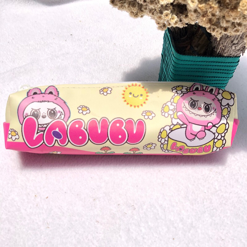 

Kotak Pensil Karakter Tempat Pensil Zipper Motif LABUBU