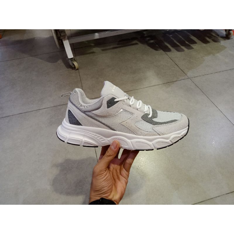 Sepatu Diadora original pria/ Diadora Maverick men's sneakers shoes -Grey
