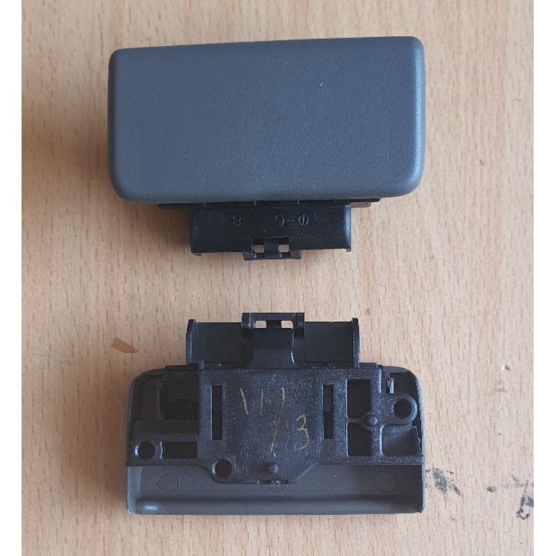 HANDLE LACI DEPAN AVANZA,XENIA 2004-2010 (ASLI)