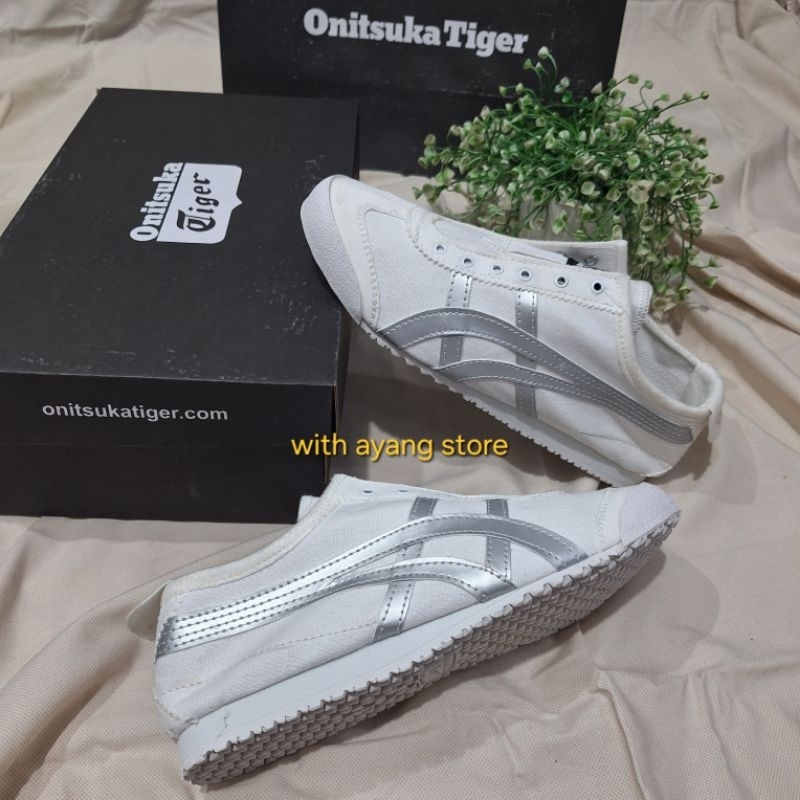 Sepatu Onitsuka Slip On Kanvas White Silver