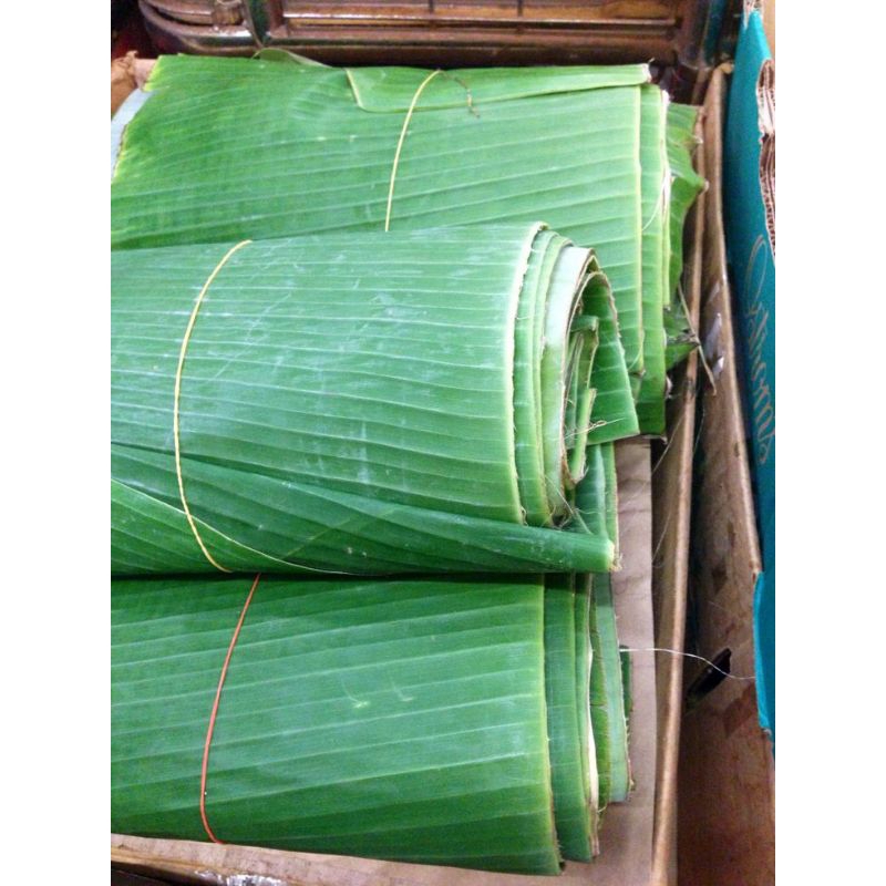 

daun pisang hijau basah 5000/gulung