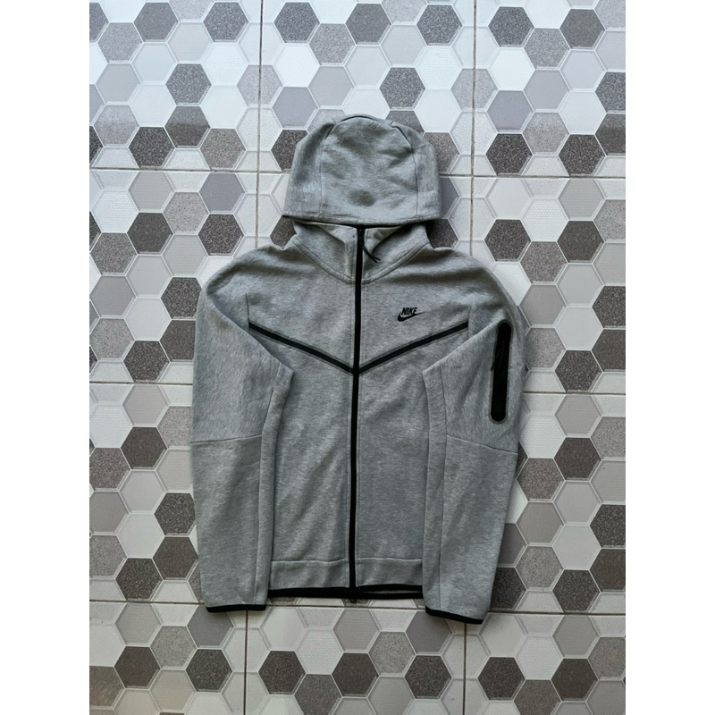 Nike Tech Fleece second