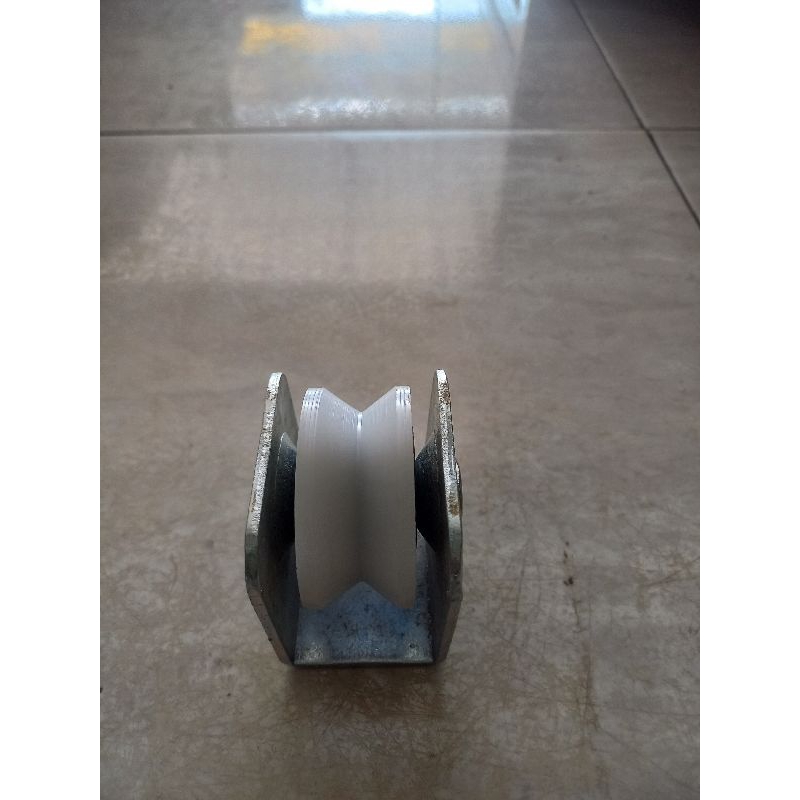 RODA PAGAR NILON 6 CM SIKU V DAN BEHEL U RODA PINTU NILON