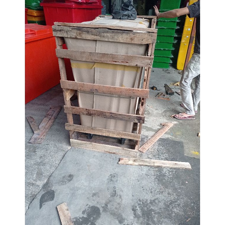 

KODE K8V palet kayu Ongkir