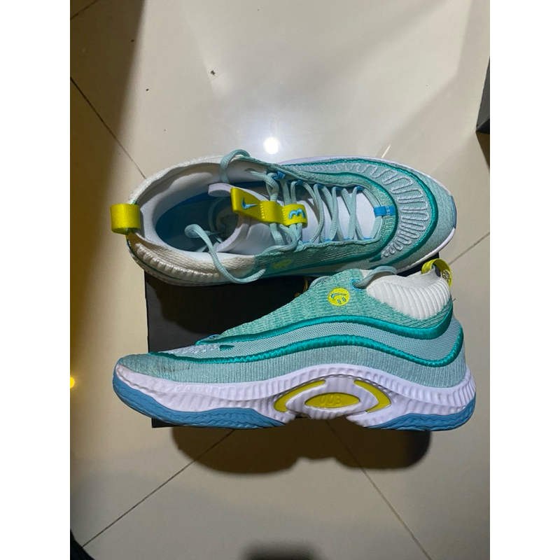 Sepatu Basket Nike Cosmic Unity 3 size 46 / 30cm Original