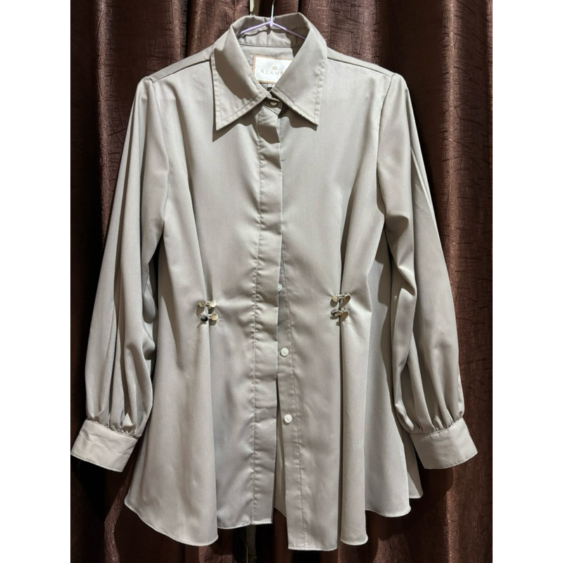 Preloved wearing klamby camille shirt