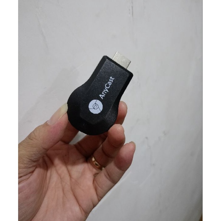 HDMI DONGLE ANYCAST WIRELESS RECEIVER 18 TANPA KABEL PENGHUBUNG HANDPHONE KE LAYAR TV SECARA BLUETOO