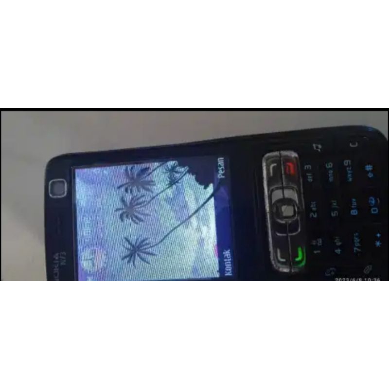 Nokia N73  hidup + memory card + kesing baru