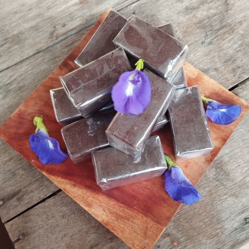 

TERASI REBON TAMBAK KHAS PATI 100 GRAM