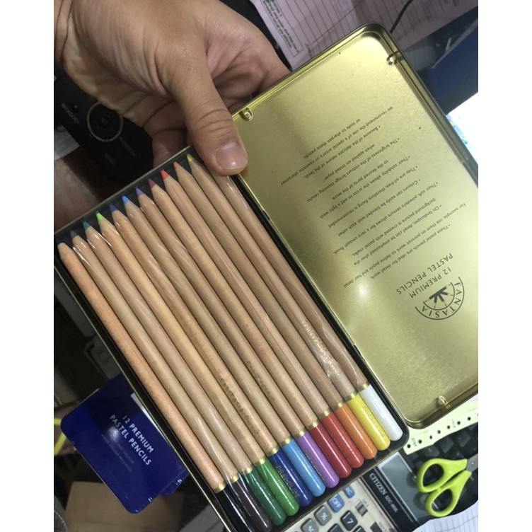 

KODE U82F pensil warna premium pastel fantasia 12 warna kaleng