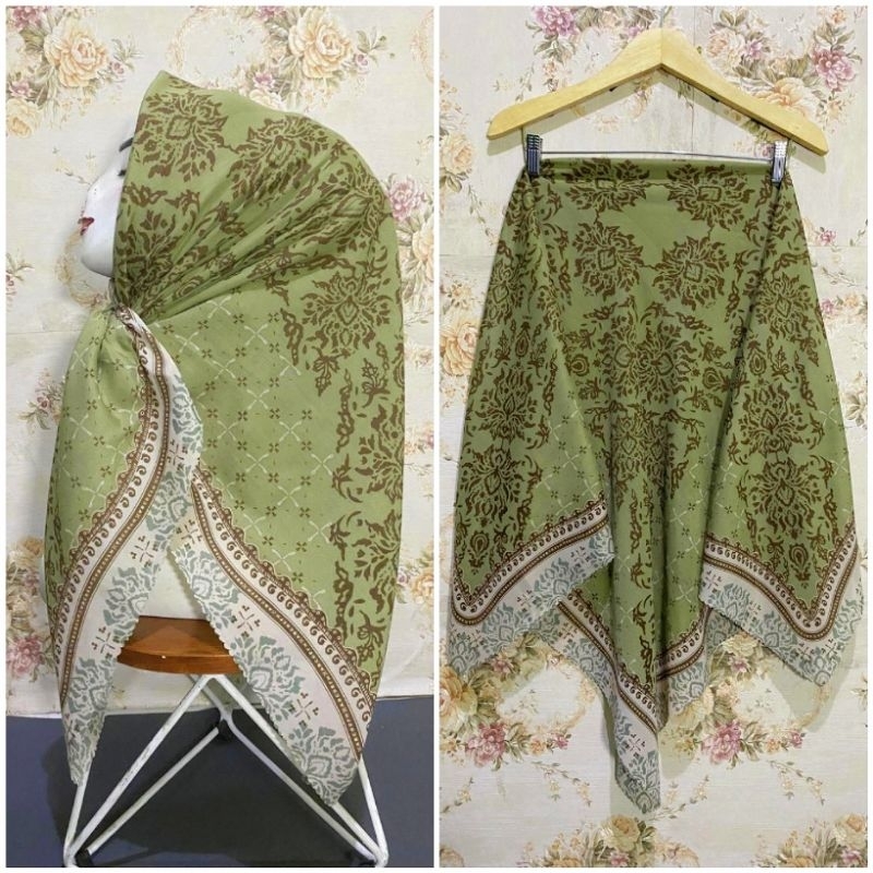 HIJAB SEGI EMPAT VOAL MOTIF ANGGREK SAGE