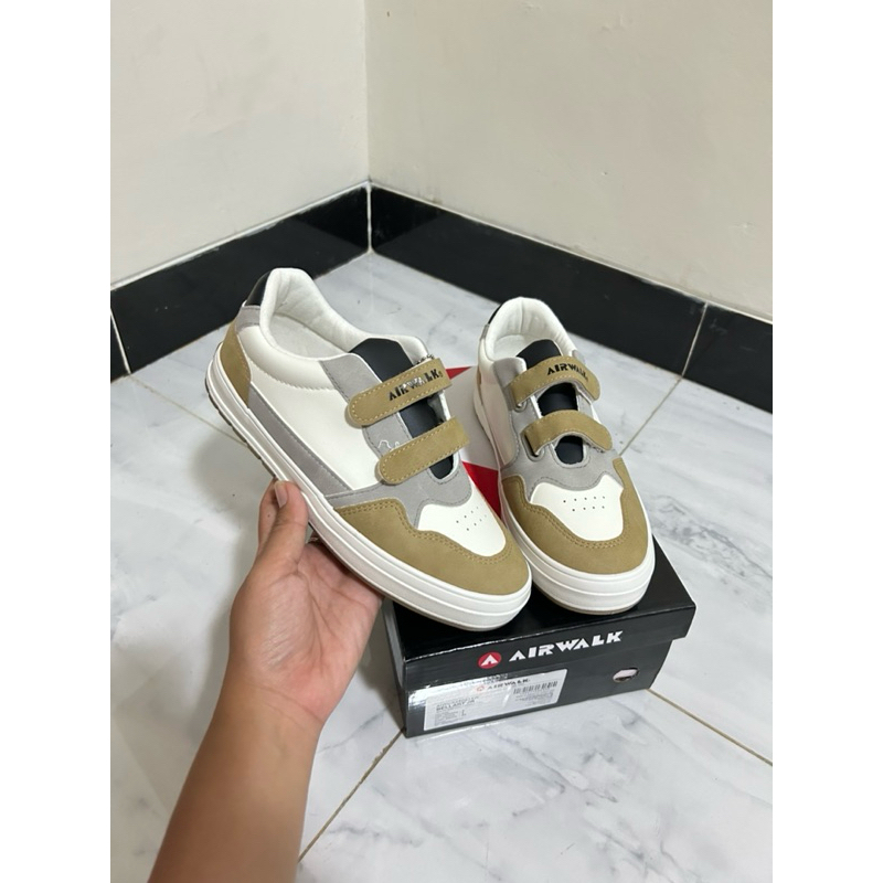 Sepatu Airwalk kids putih-coklat-abu2 kulit sintetis sale 70% (BELLARY GREY)