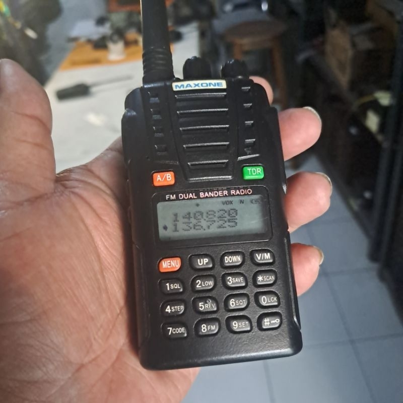 HT MAXONE UV98 DUAL BAND VHF DAN UHF HT BAGUS LANGKA POWER 8 WATT JARAK JAUH