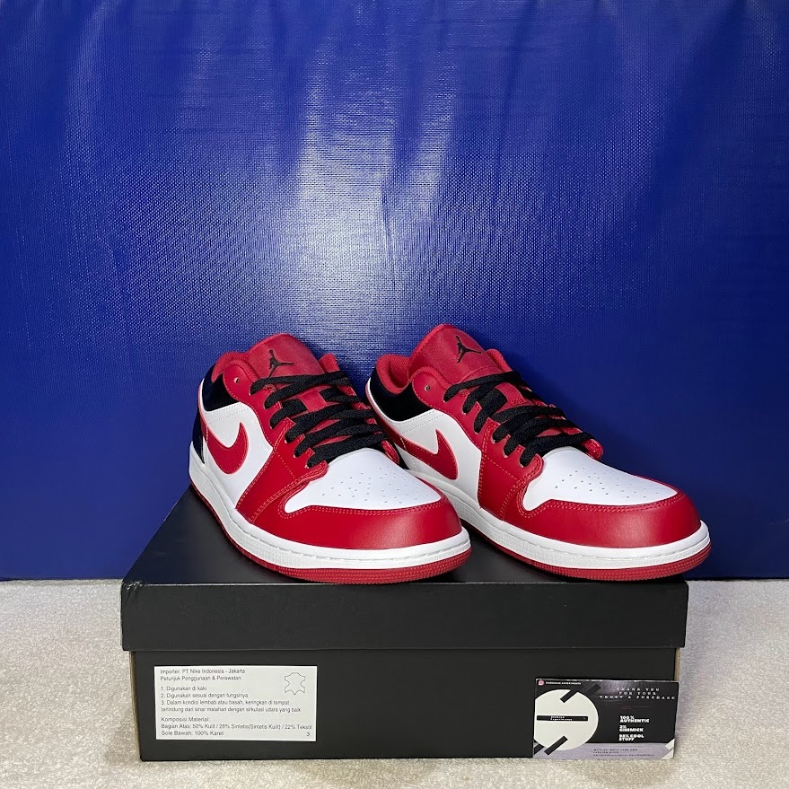 AIR JORDAN 1 LOW BULLS