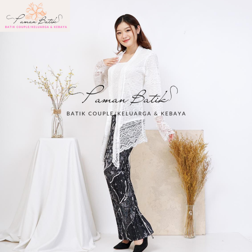 Paman Batik <Kebaya Kutubaru>  KEBAYA KUTU BARU / KEBAYA KUTU BARU MODERN / Kebaya Modern / Kebaya M