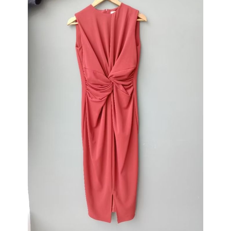 Maroon Sleeveless Long Dress by Novere