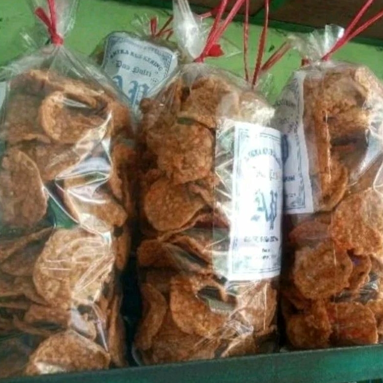 

Keripik Tempe Bulat Gurih Renyah Tidak Terlalu Pedas