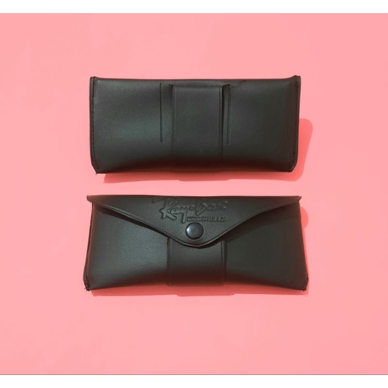 Tempat Kacamata Pinggang