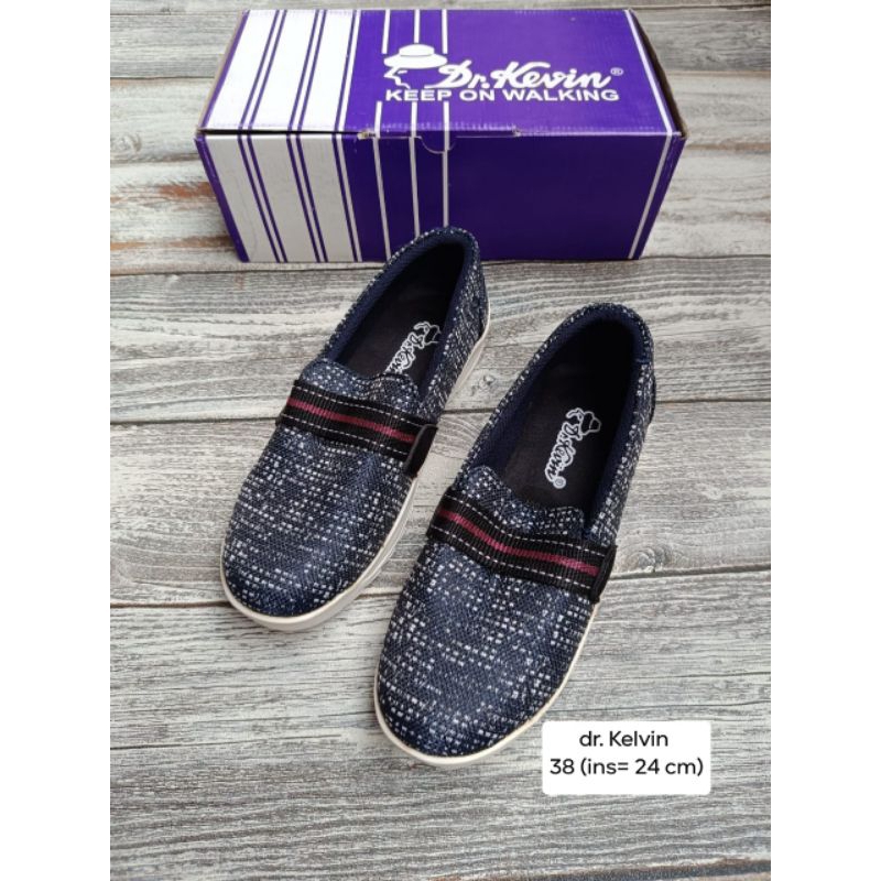 Sepatu dr. Kevin