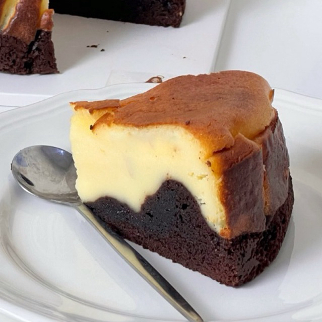 

Basque cheesecake dan brownies cheesecake slice potong o