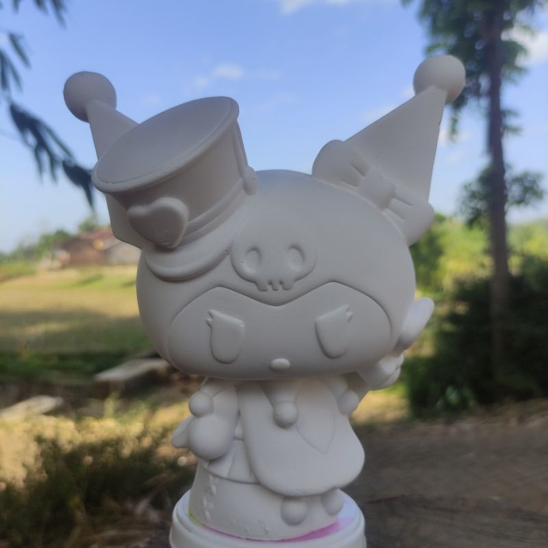 Patung gypsum lukis celengan Kuromi