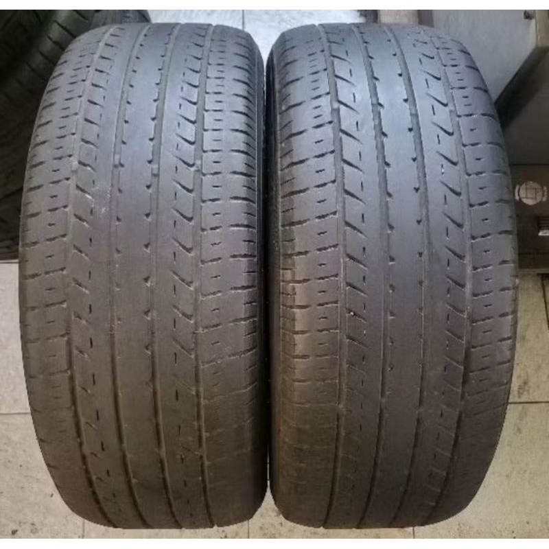 Ban Mobil Copotan Merek Toyo Ring 18 Ukuran 235/50 R18 Second Tubles