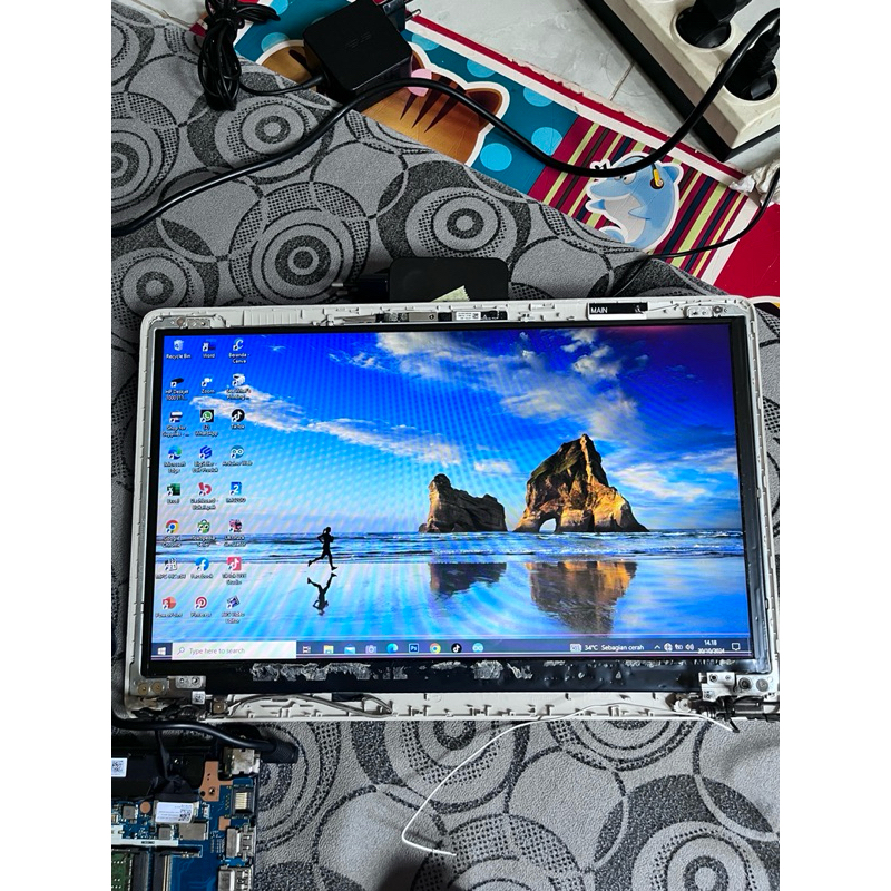 LCD atau Led Laptop Second 15.6Inch 30 Pin Bekas Copotan Hp 15 Normal Hanya Bergaransi Horizontal Mu