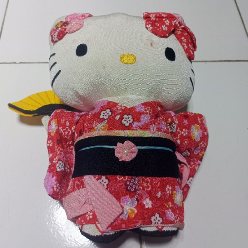 Boneka Hello Kitty Kimono Jepang Tinggi 25 Cm