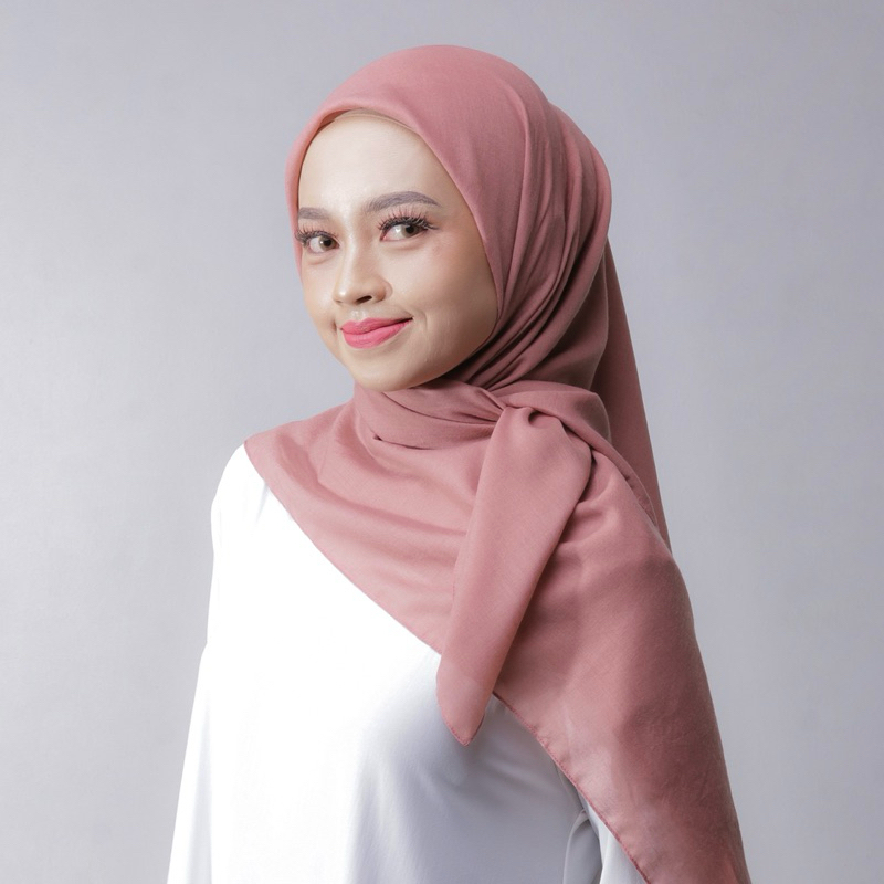 Kerudung  Hijab Segi Empat Bahan Voal -  Salem Pink - Arum Munik - Ledy Color