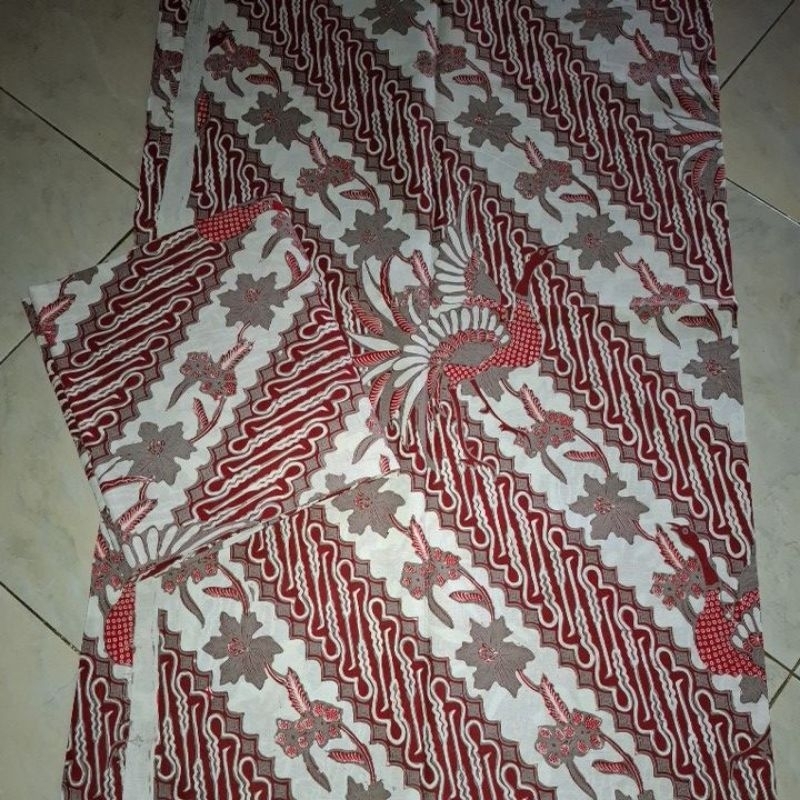 Kain Jarik Batik Semi Tulis Merah dan Biru Motif Klasik Solo Random
