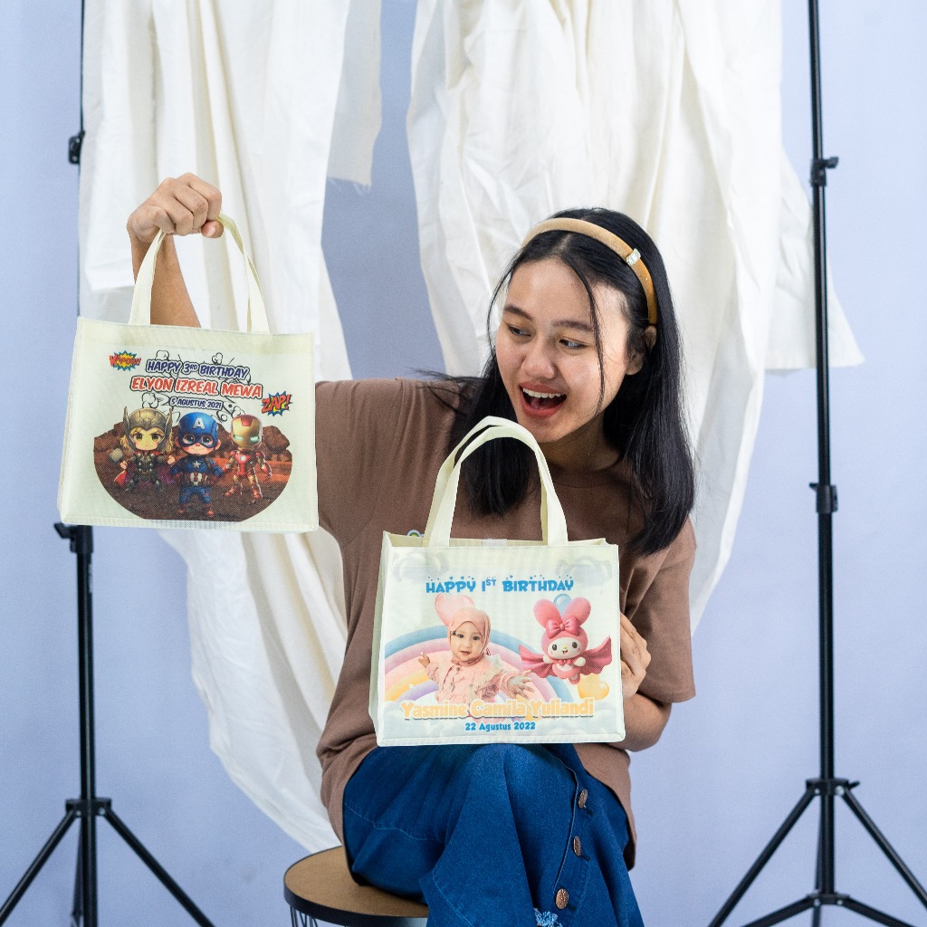 

Custom Tas Souvenir Ulang tahun / Bingkisan Hampers Souvenir Ultah Anak-anak