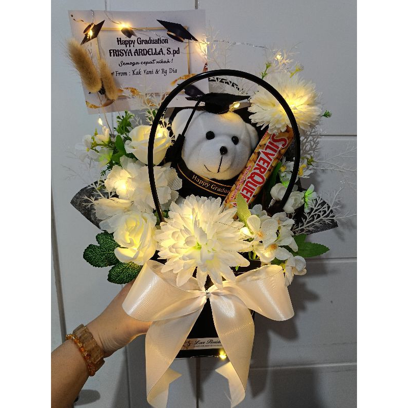 KADO WISUDA / BUKET WISUDA / BUNGA WISUDA / BONEKA WISUDA / WISUDA MURAH / WISUDA BATAM / GRADUATION