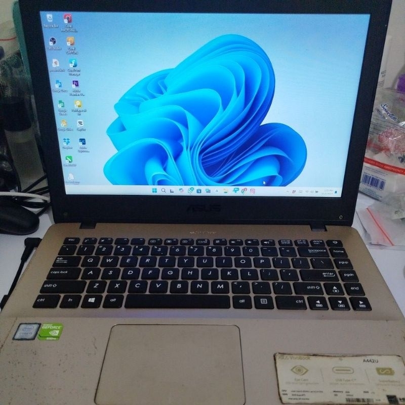 Asus VivoBook A442U Ram 8gb ssd 256