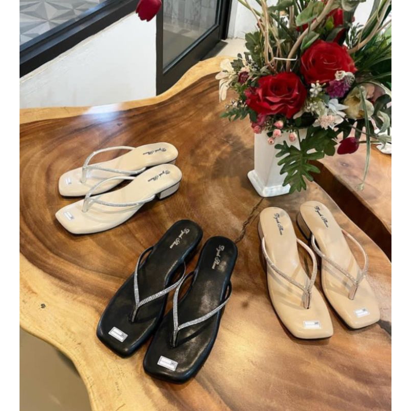 Sendal Elegan Wanita Hak Tahu / Sendal Jepit Wanita Modern Pernak pernik / Sendal Wanita Dewasa Hak 