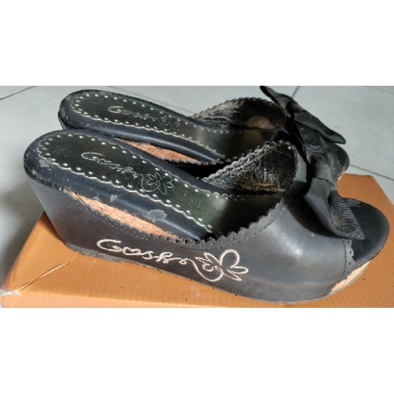 Sandal Gosh