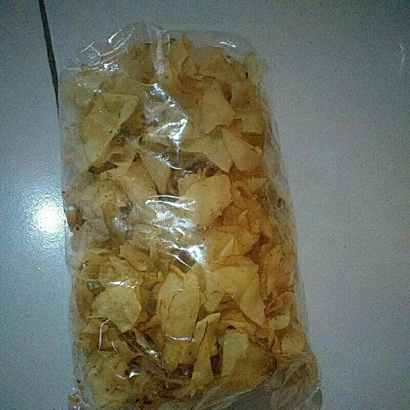 

keripik singkong keripik asin keripik setan kripset cemilan murah makanan pedas