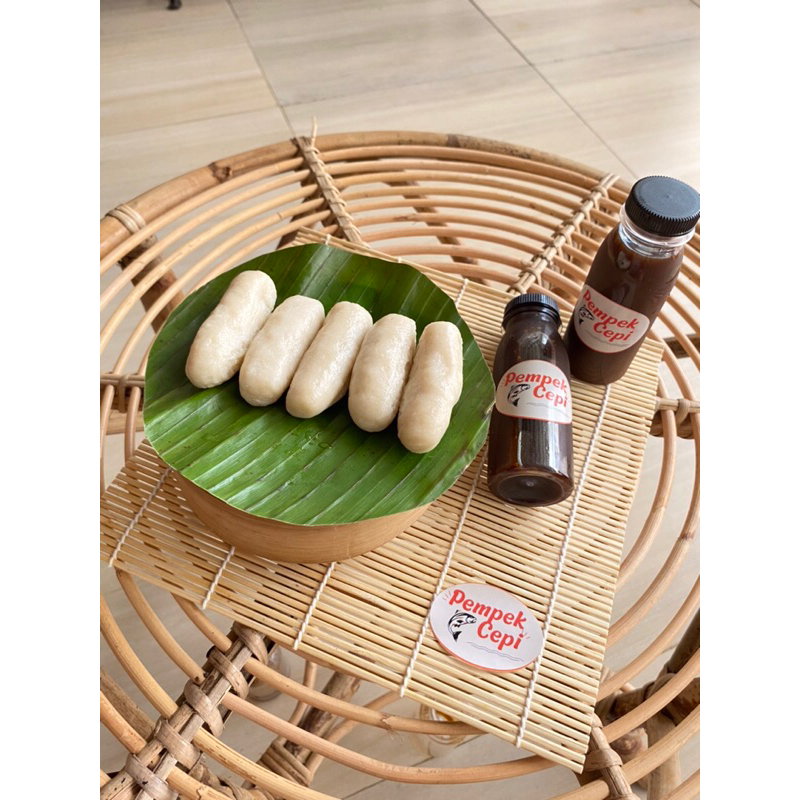 

Tanpa Kulit Pempek Mix Isi 10pcs free cuko