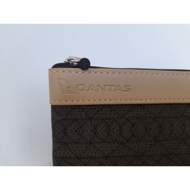 RJ8 TAS QANTAS NEW EDITION AMENITY