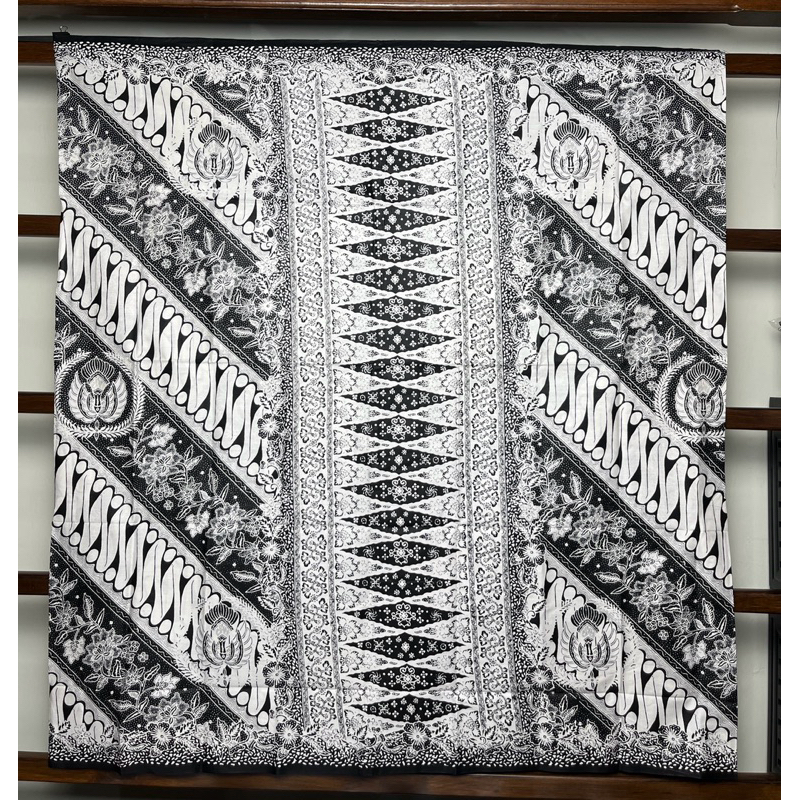 SARUNG BATIK HITAM PUTIH PREMIUM