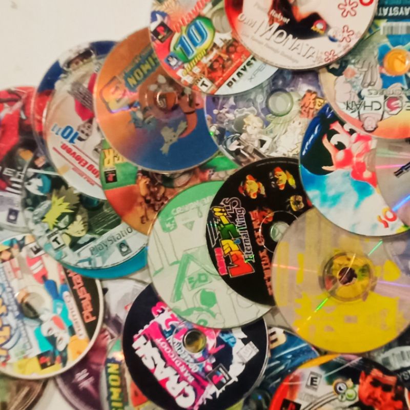 kaset bekas vcd/dvd game jadul ,untuk dekorasi vintage