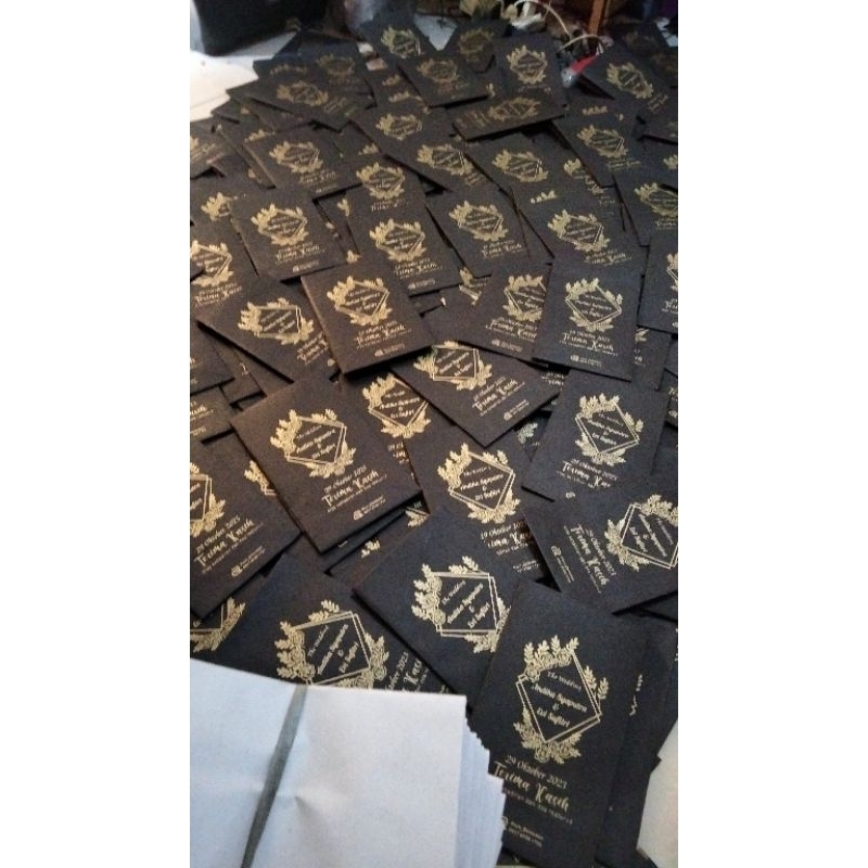 

Paperbag hitam 18x12x22 sablon custom