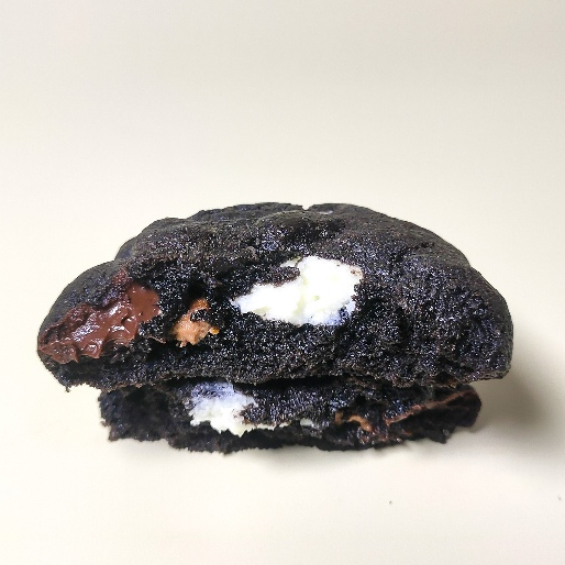 

Triple Chocolate Soft Cookies (min. 4 Pcs)