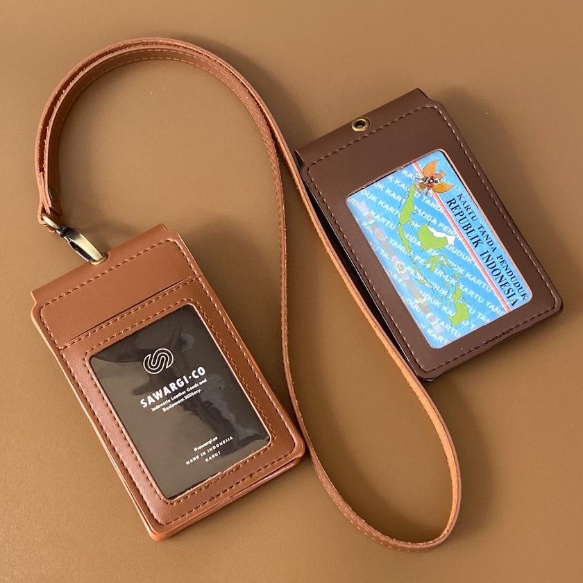 

Harga Terbatas ID Card Holder Kulit Magnet Flip 2 sisi Name Tag holder kulit by Sawargico Raska