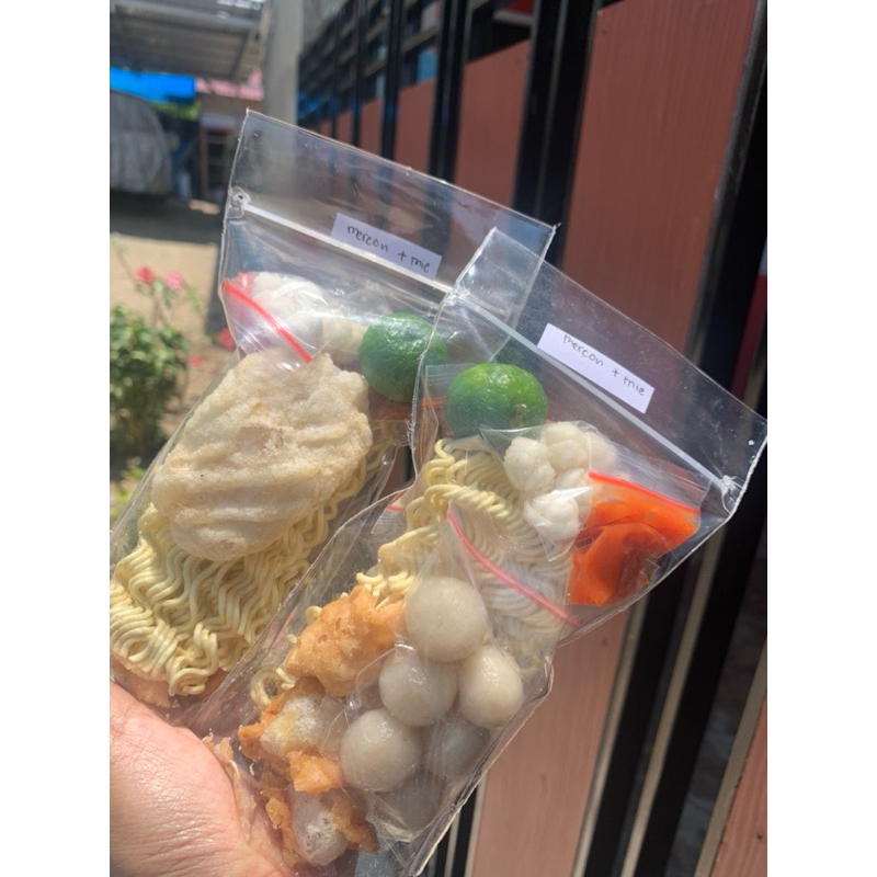 

BAKSO ACI MERCON + MIE