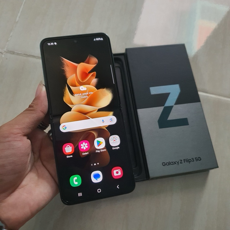 Samsung Z Flip 3 5G Fullset Handphone Bekas Second
