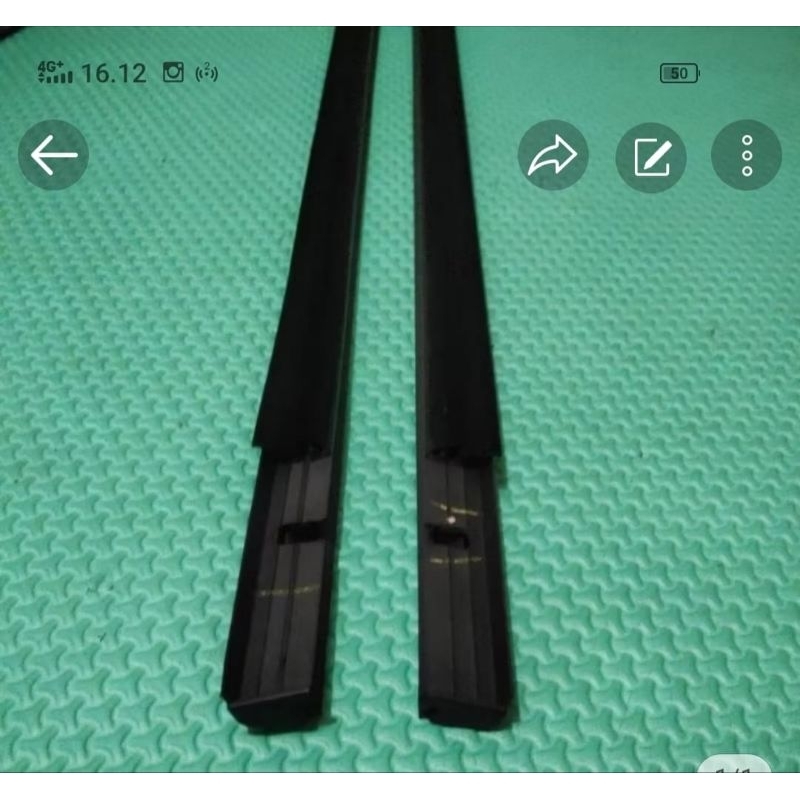 pelipit kaca pintu luar APV 1set depan original