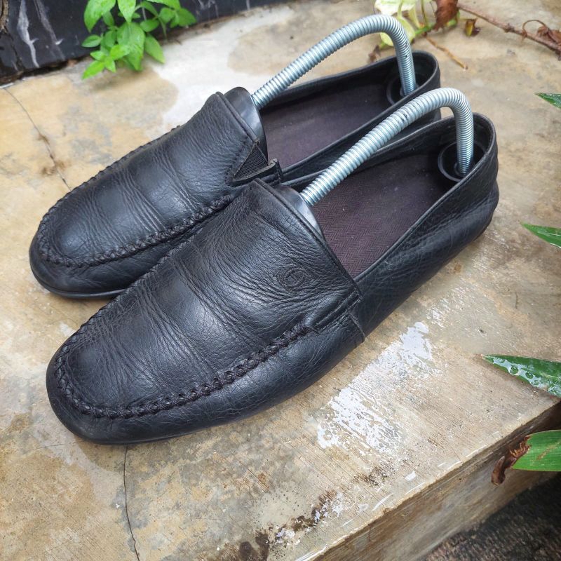 sepatu loafer second merk chanel size 41(26cm)