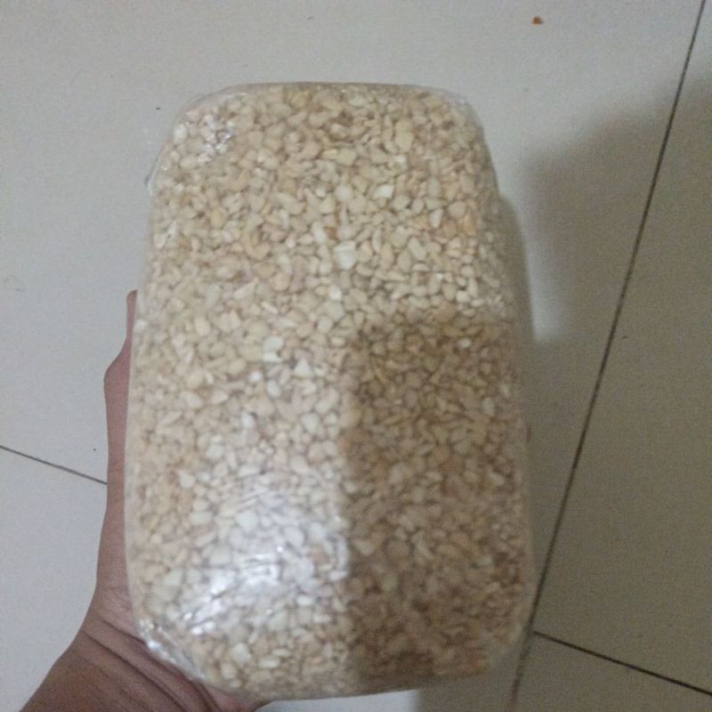 

kacang Mede menir bb2 lebih besar 1kg termurah