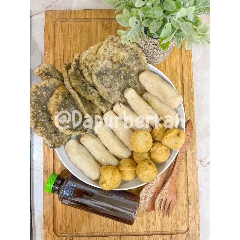 

Pempek Palembang asli ikan tenggiri paket B isi 23 pcs