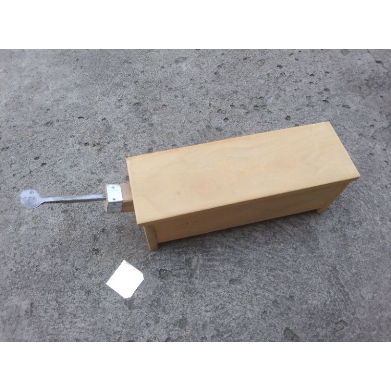 parutan kelapa manual kayu